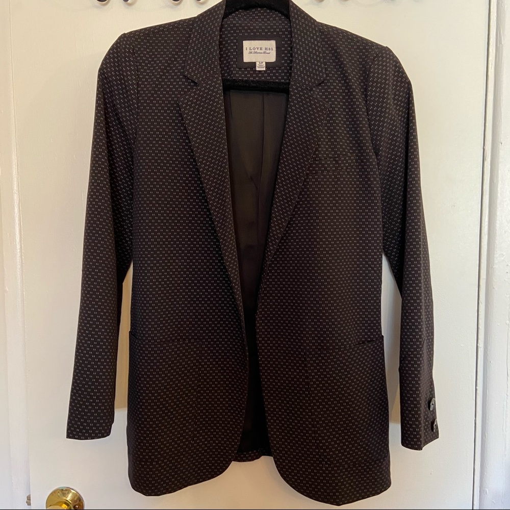 Lightweight Double-Vented Women’s Blazer